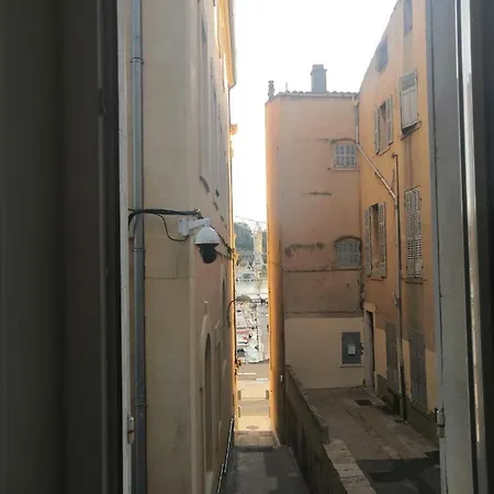 37m2 Avec Petite Vue Mer